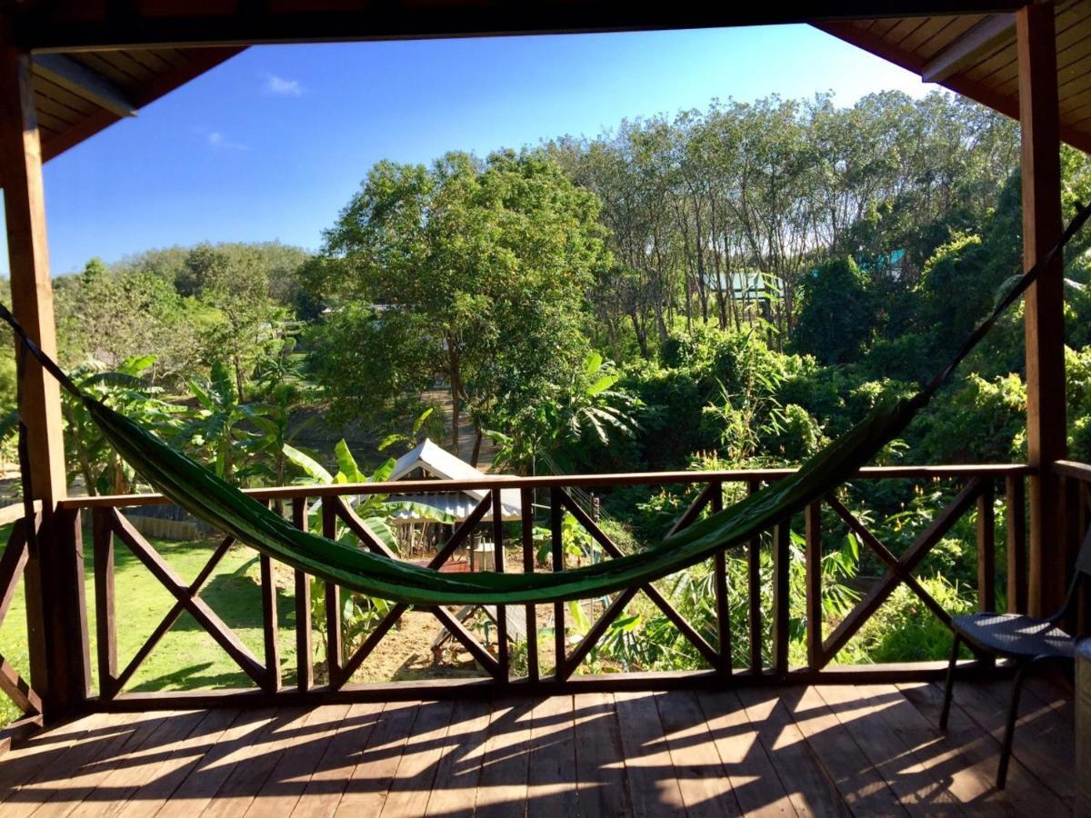 Phayam Valley Homestay Koh Phayam Esterno foto